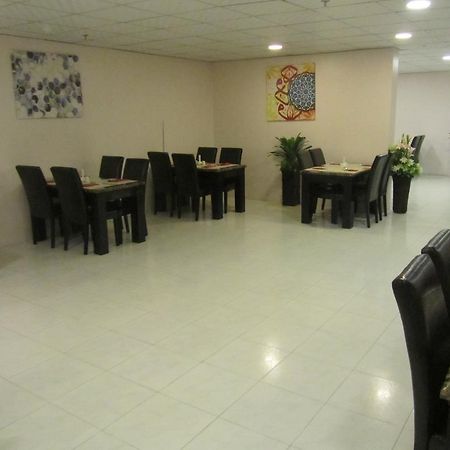 JW Inn Hotel Nadinah Buitenkant foto