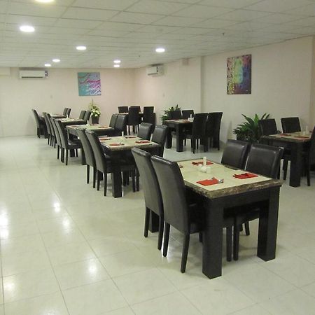 JW Inn Hotel Nadinah Buitenkant foto