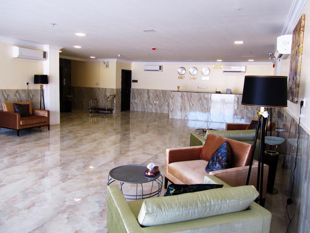 JW Inn Hotel Nadinah Buitenkant foto