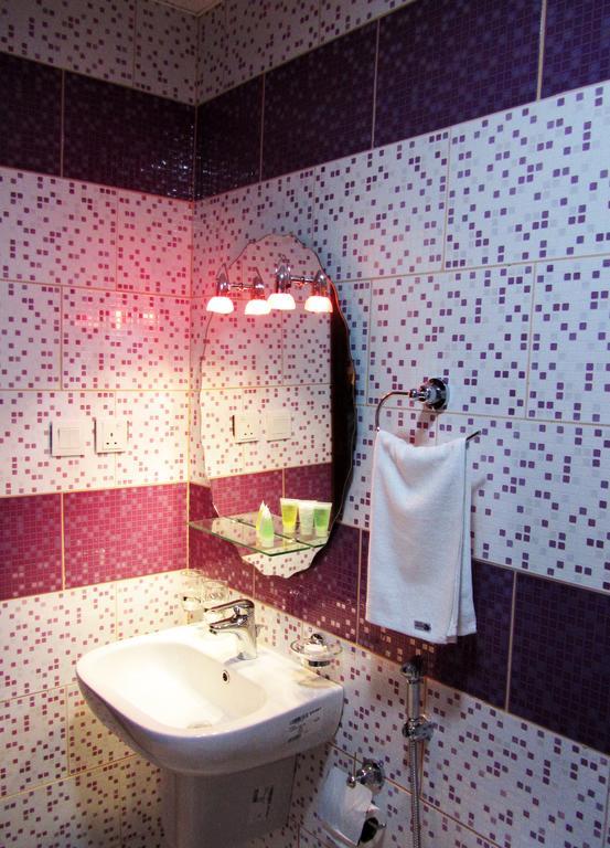 JW Inn Hotel Nadinah Kamer foto
