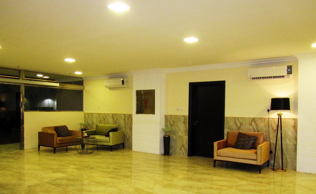 JW Inn Hotel Nadinah Buitenkant foto