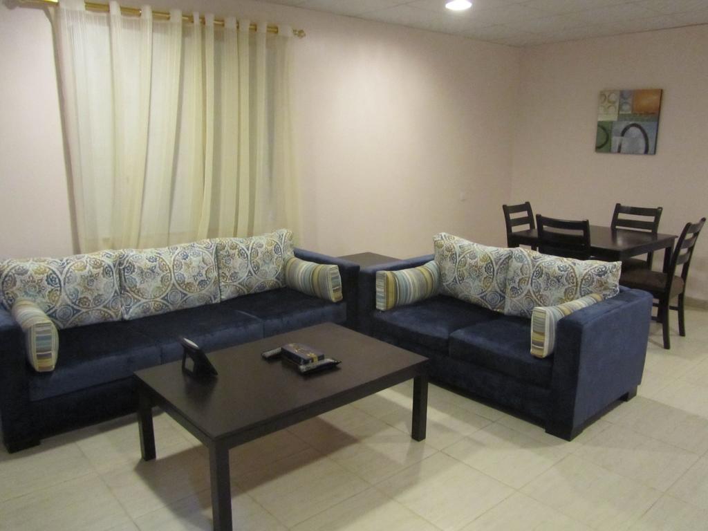 JW Inn Hotel Nadinah Buitenkant foto