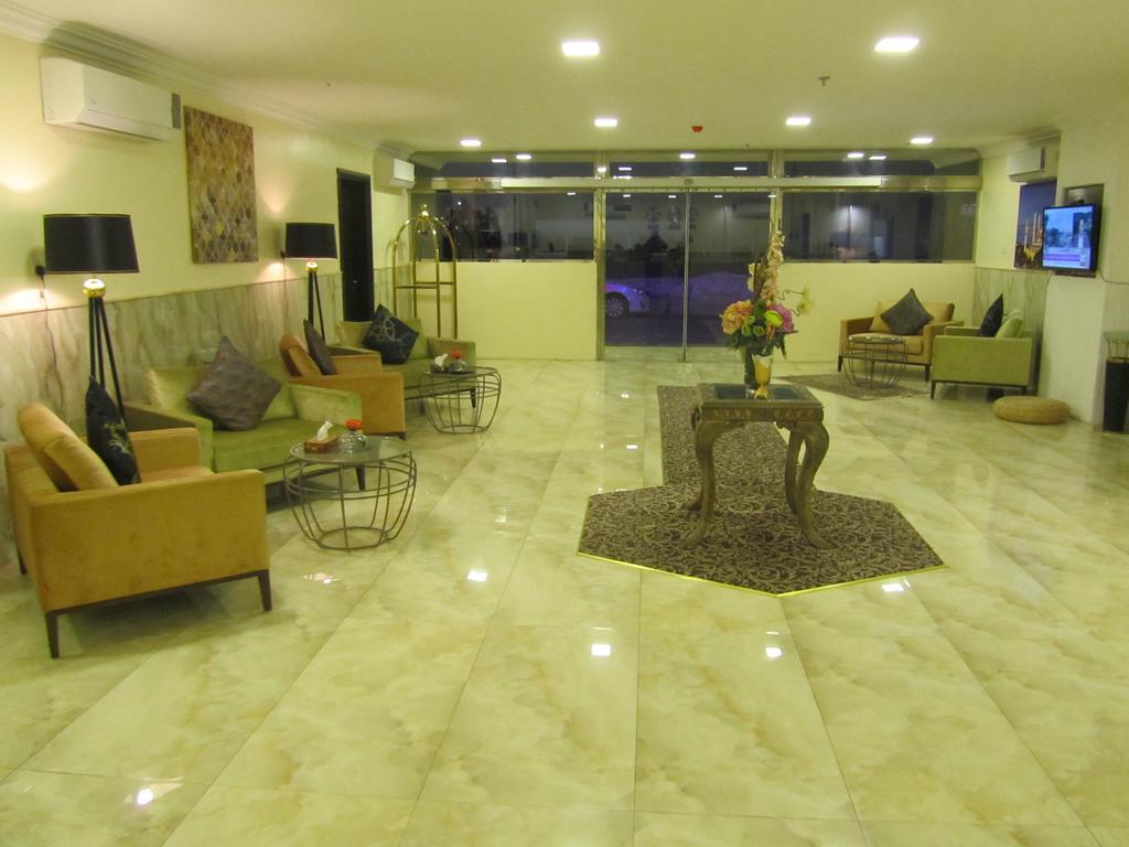 JW Inn Hotel Nadinah Buitenkant foto