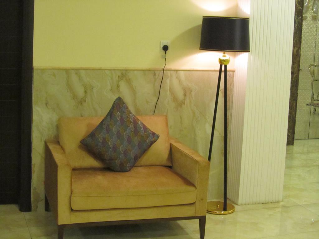 JW Inn Hotel Nadinah Buitenkant foto