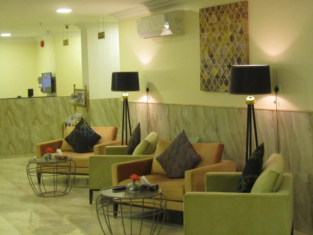 JW Inn Hotel Nadinah Buitenkant foto