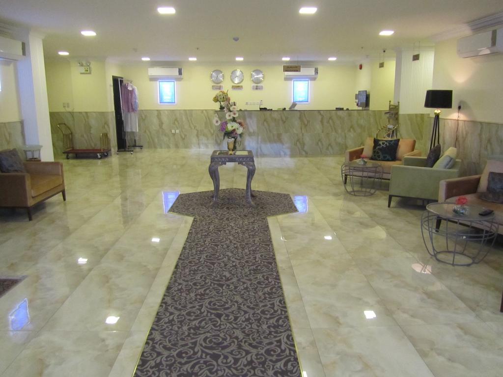 JW Inn Hotel Nadinah Buitenkant foto