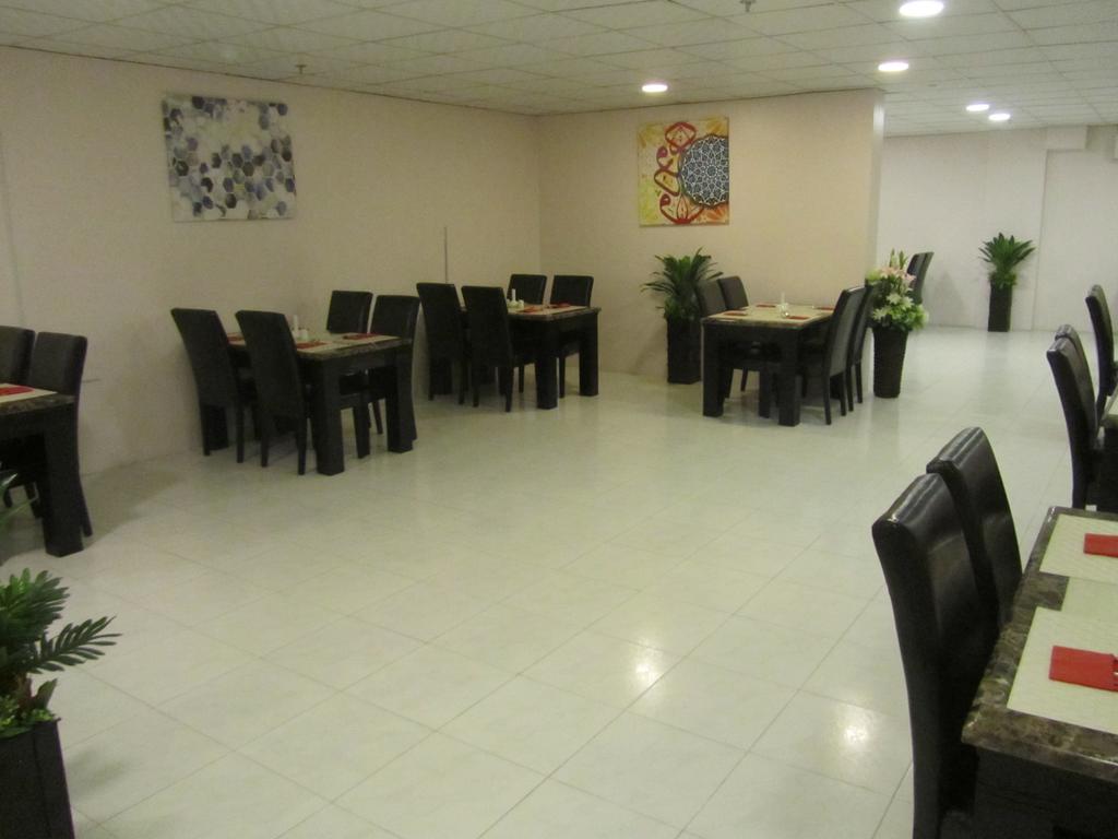 JW Inn Hotel Nadinah Buitenkant foto